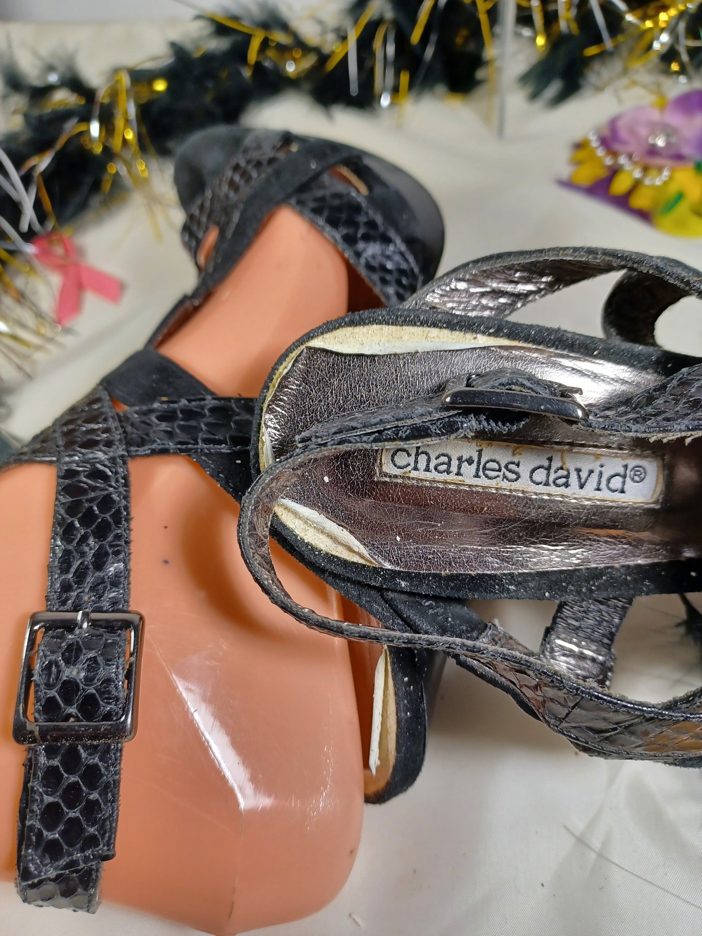 CHARLES DAVID SUEDE LEATHER BLACK ANIMAL PRINT CROSS-STRAP PEEP-TOE CASUAL DRESS SANDAL, SZ 7M